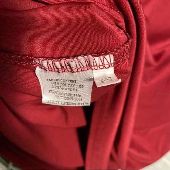 Red Bodycon Mini Dress Size Medium With Chest Cutout Sexy Black Shoulder Flirty - Picture 5 of 14